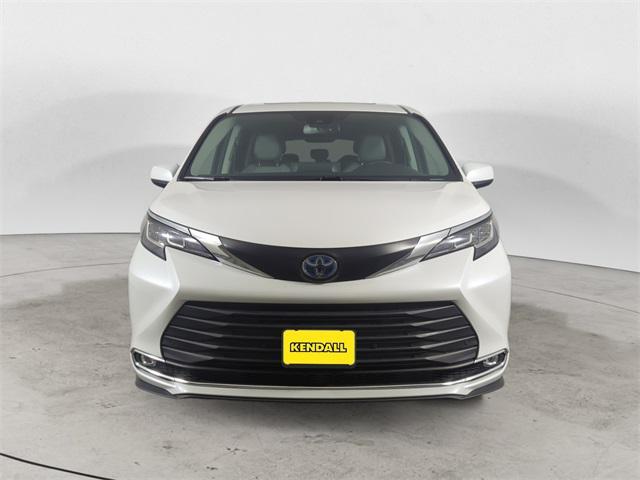 used 2023 Toyota Sienna car, priced at $43,998
