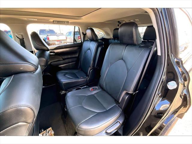 used 2021 Toyota Highlander car, priced at $34,591