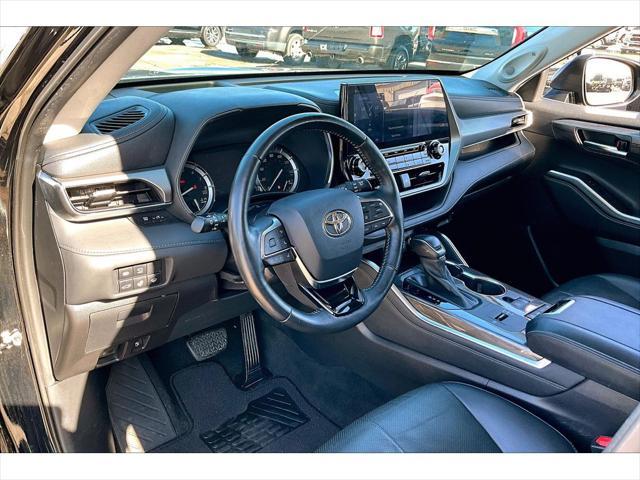 used 2021 Toyota Highlander car, priced at $34,591