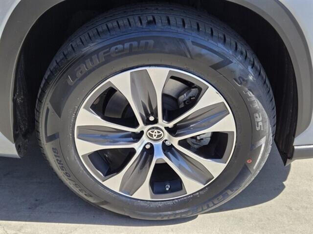used 2020 Toyota Highlander car, priced at $33,997