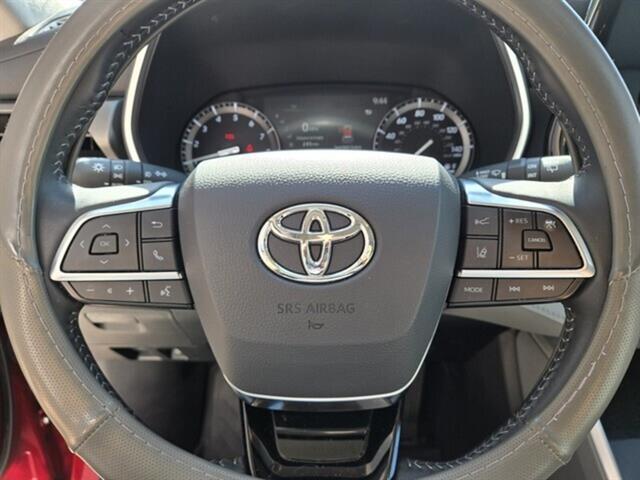 used 2020 Toyota Highlander car, priced at $34,997