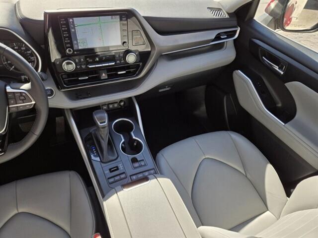 used 2020 Toyota Highlander car, priced at $32,997
