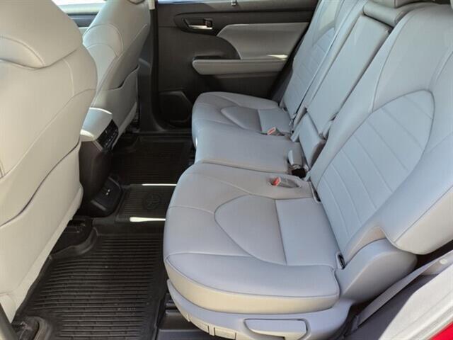used 2020 Toyota Highlander car, priced at $34,997