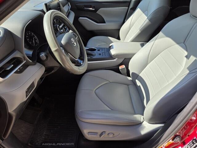 used 2020 Toyota Highlander car, priced at $34,997