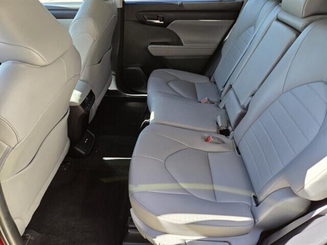 used 2020 Toyota Highlander car, priced at $32,997
