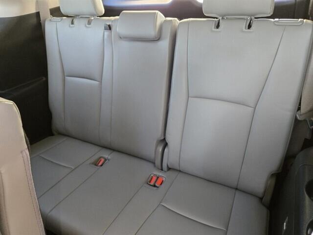 used 2020 Toyota Highlander car, priced at $32,997