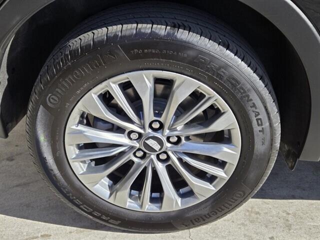 used 2024 Cadillac XT4 car, priced at $28,997
