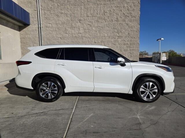 used 2022 Toyota Highlander car, priced at $35,497