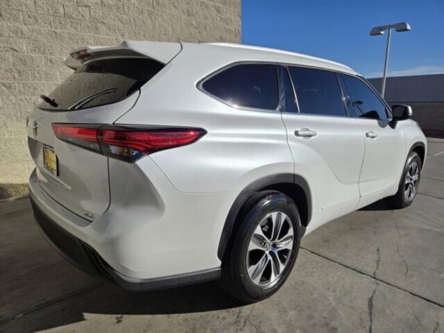 used 2022 Toyota Highlander car, priced at $35,497