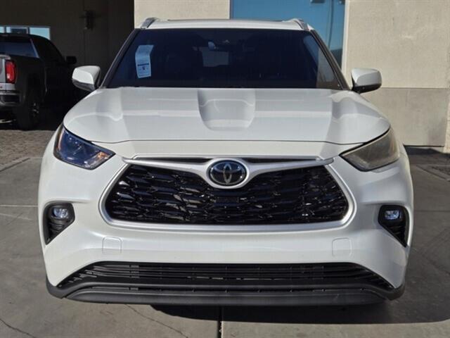 used 2022 Toyota Highlander car, priced at $35,497