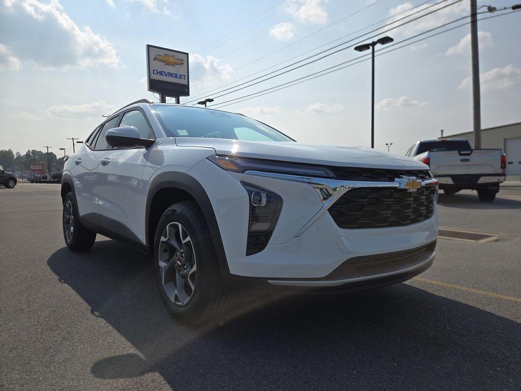 new 2025 Chevrolet Trax car, priced at $25,061