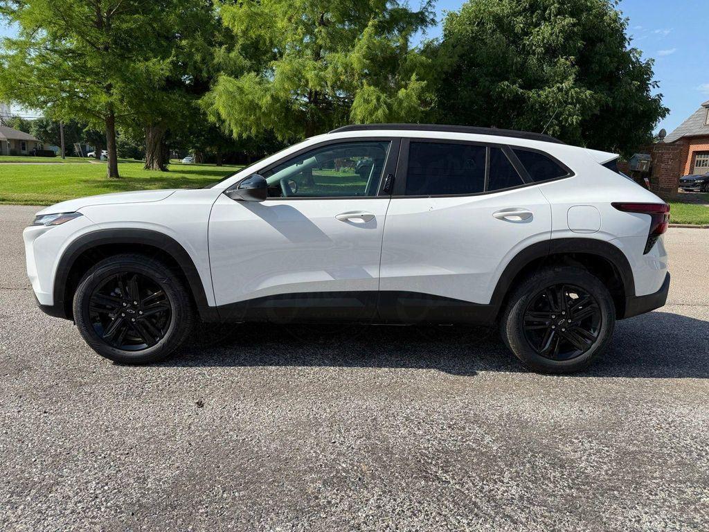 new 2025 Chevrolet Trax car, priced at $26,279