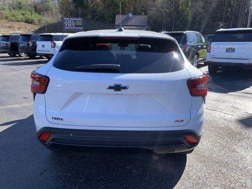 new 2025 Chevrolet Trax car