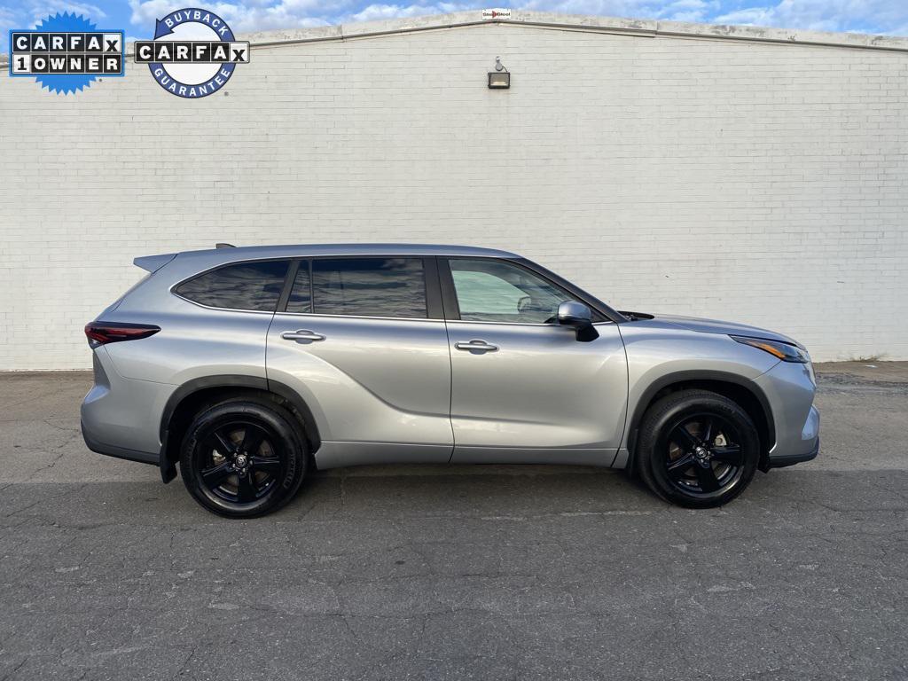 used 2024 Toyota Highlander car, priced at $34,998