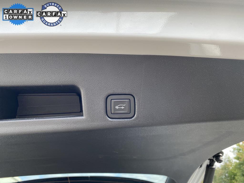 used 2025 Chevrolet Traverse car, priced at $35,852