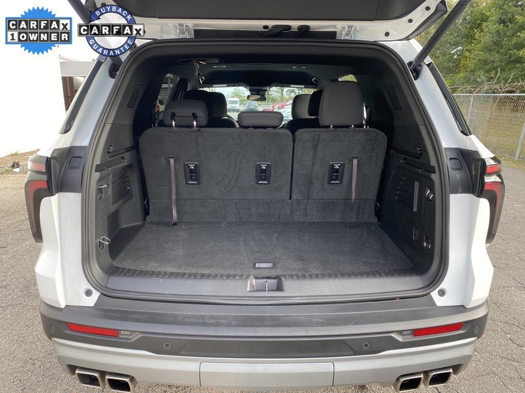 used 2025 Chevrolet Traverse car, priced at $35,852