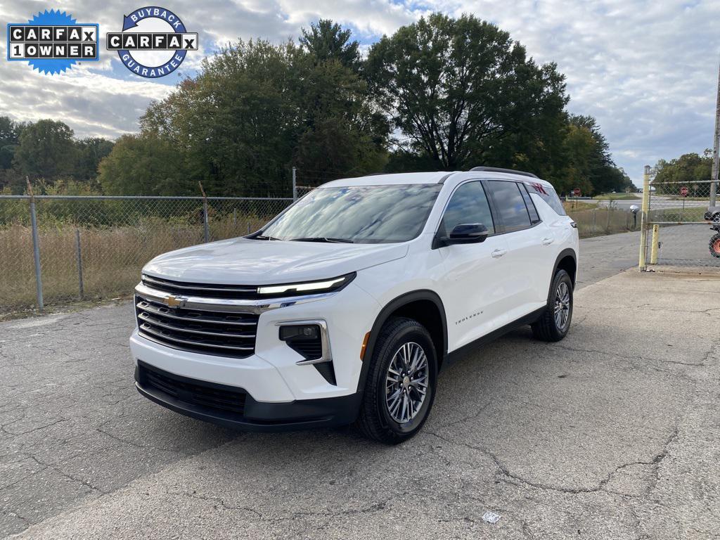 used 2025 Chevrolet Traverse car, priced at $35,852
