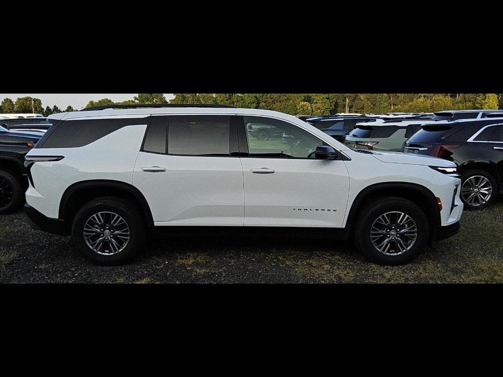 used 2025 Chevrolet Traverse car, priced at $37,998