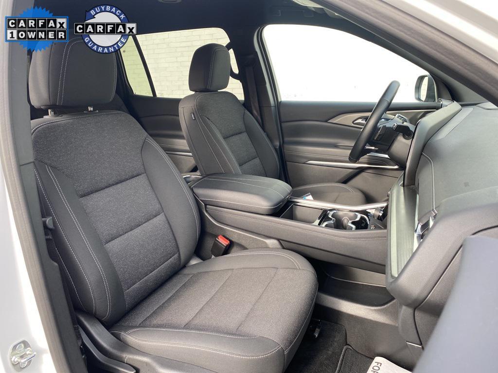 used 2025 Chevrolet Traverse car, priced at $35,852