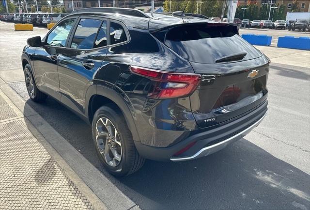 new 2025 Chevrolet Trax car