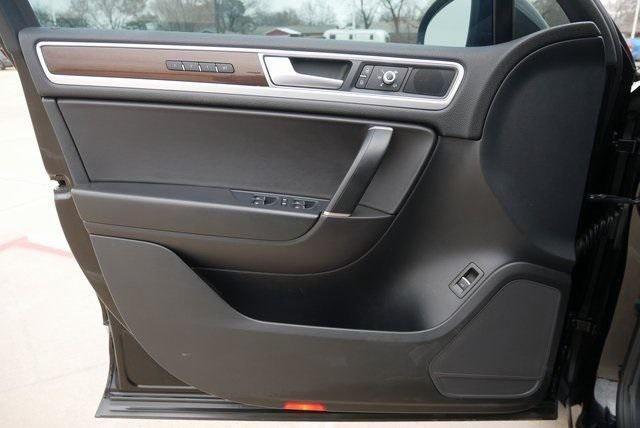 used 2016 Volkswagen Touareg car, priced at $18,998