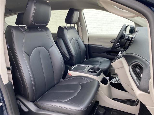 used 2024 Chrysler Pacifica Hybrid car, priced at $32,521