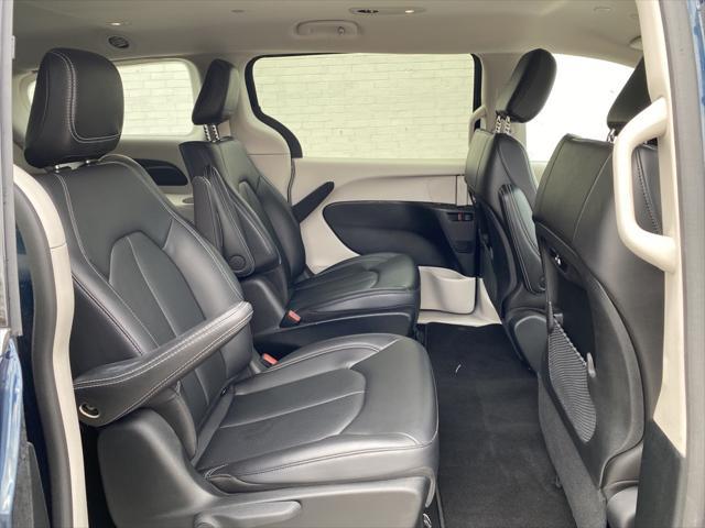 used 2024 Chrysler Pacifica Hybrid car, priced at $32,521