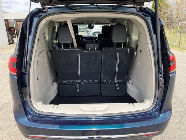 used 2024 Chrysler Pacifica Hybrid car, priced at $32,521