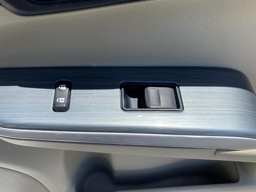 used 2014 Toyota Camry Hybrid car, priced at $10,698