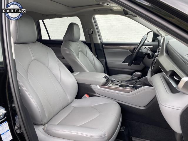 used 2021 Toyota Highlander car, priced at $36,276