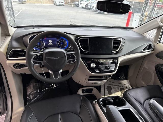 used 2024 Chrysler Pacifica car, priced at $30,763