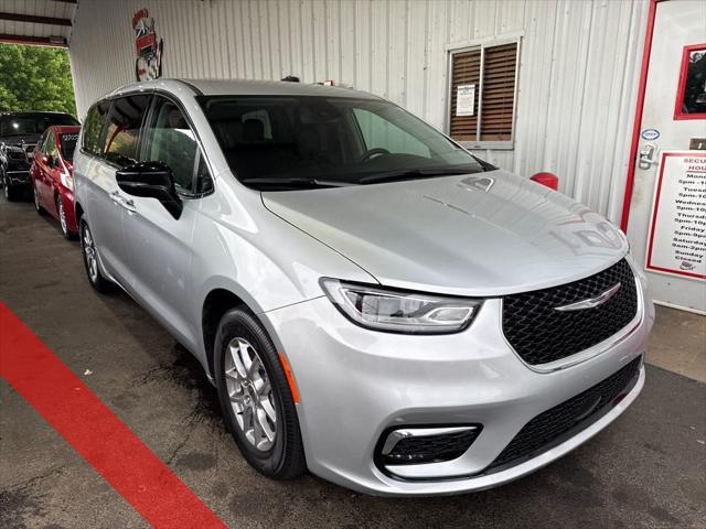 used 2024 Chrysler Pacifica car, priced at $30,763