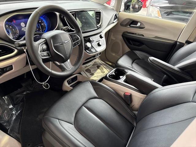 used 2024 Chrysler Pacifica car, priced at $30,763