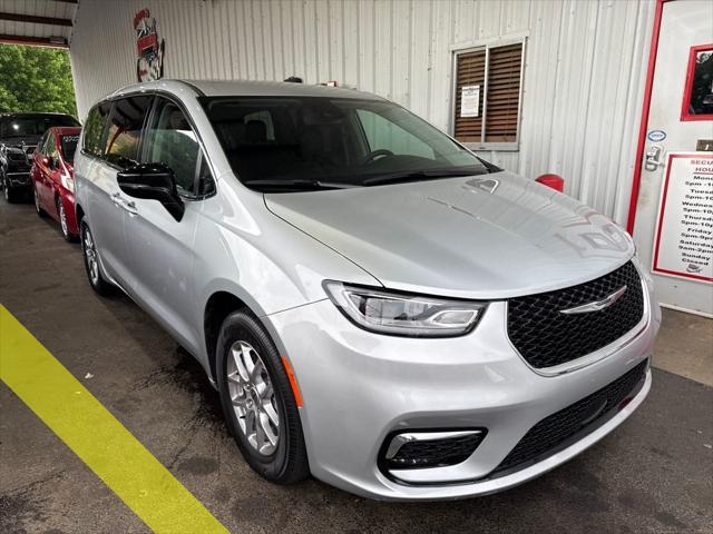 used 2024 Chrysler Pacifica car, priced at $30,763