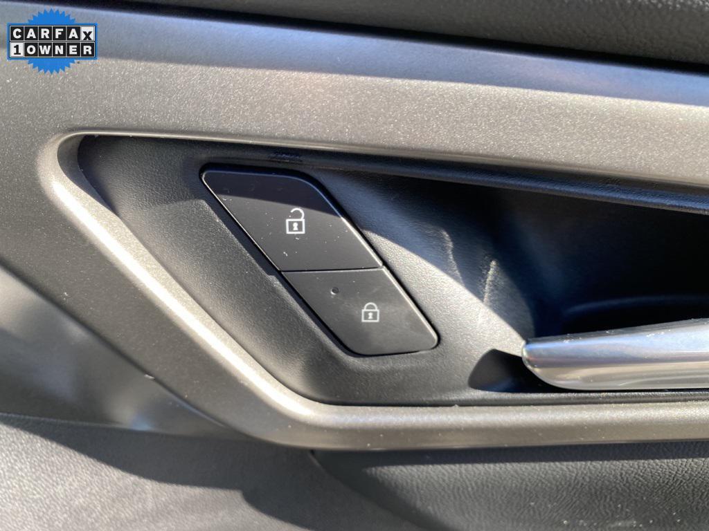 used 2025 Chevrolet Traverse car, priced at $34,498