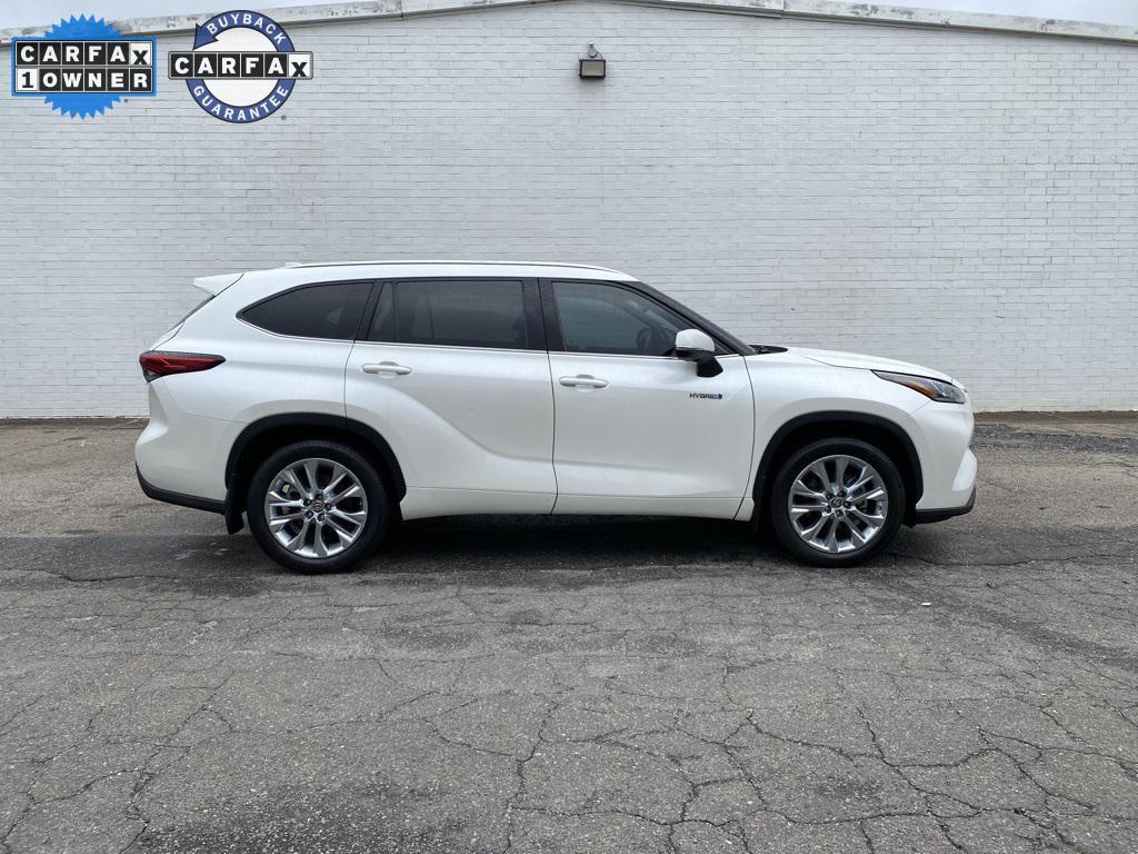 used 2020 Toyota Highlander Hybrid car, priced at $31,998