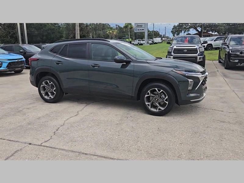new 2025 Chevrolet Trax car, priced at $25,061