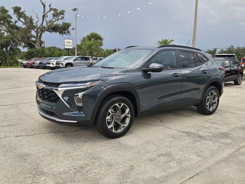 new 2025 Chevrolet Trax car, priced at $25,061