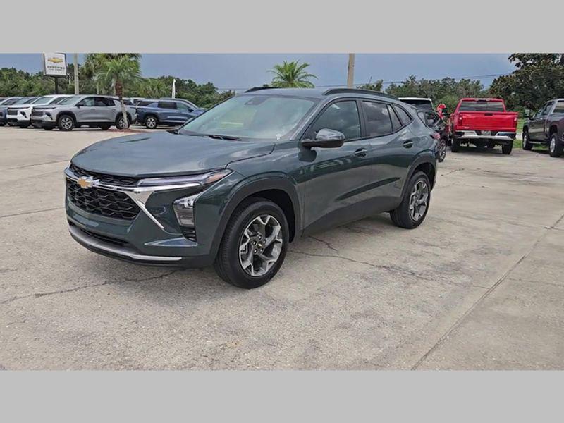 new 2025 Chevrolet Trax car, priced at $25,061