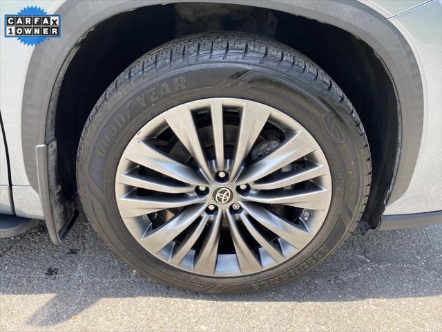 used 2020 Toyota Highlander car, priced at $34,029