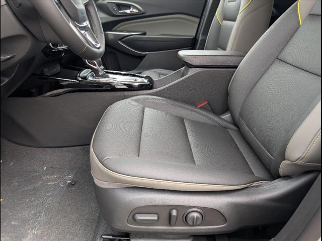 new 2025 Chevrolet Trax car, priced at $24,588