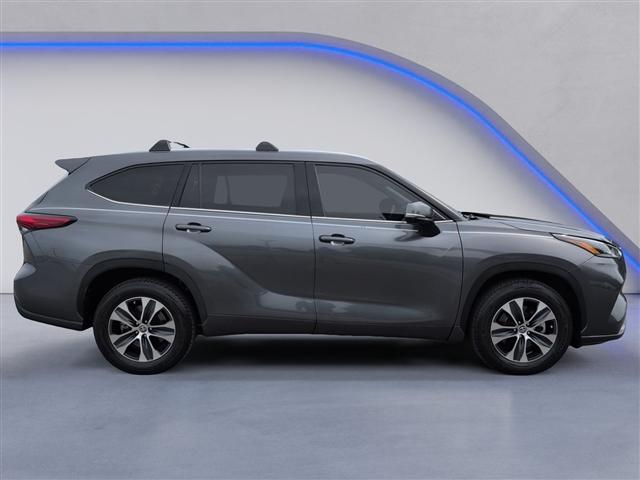 used 2021 Toyota Highlander car, priced at $26,950