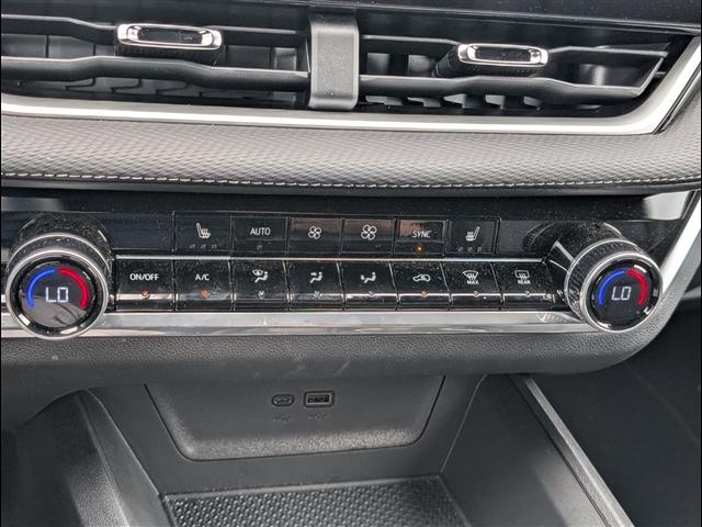 used 2025 Chevrolet Equinox car, priced at $29,285