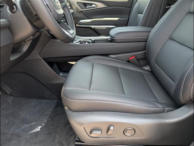 new 2025 Chevrolet Traverse car, priced at $46,878
