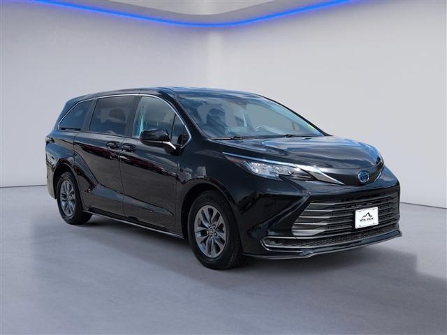 used 2023 Toyota Sienna car, priced at $29,521
