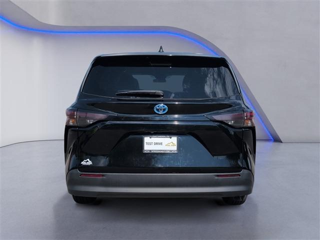 used 2023 Toyota Sienna car, priced at $31,900