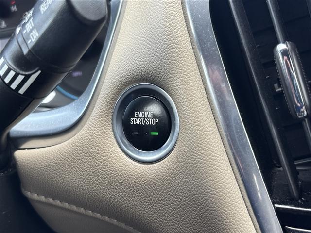 used 2022 Chevrolet Traverse car, priced at $25,768
