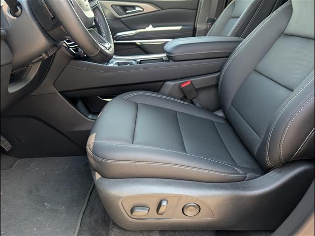 used 2025 Chevrolet Traverse car, priced at $41,694