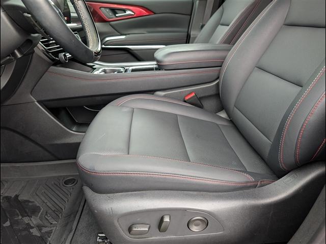 used 2024 Chevrolet Traverse car, priced at $45,950