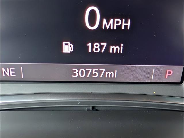 used 2023 Chevrolet Traverse car, priced at $28,900